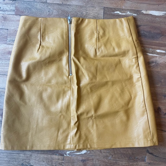 Tattoo Gold Leather Mini Skirt - Picture 2 of 4